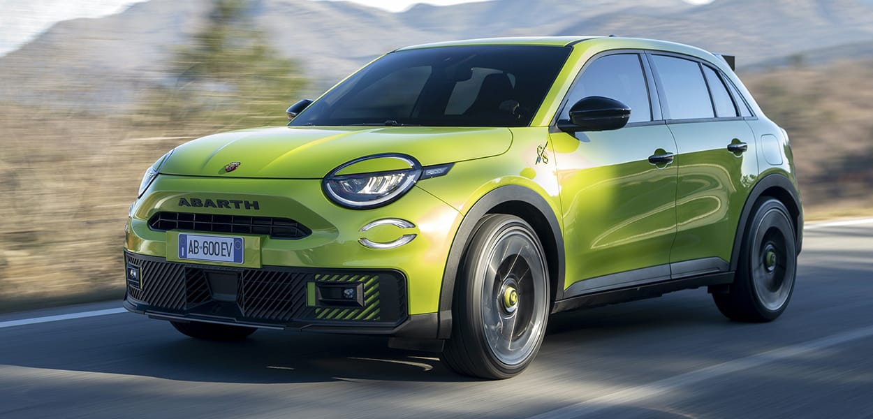 Abarth 600e Modell 2026 in grün