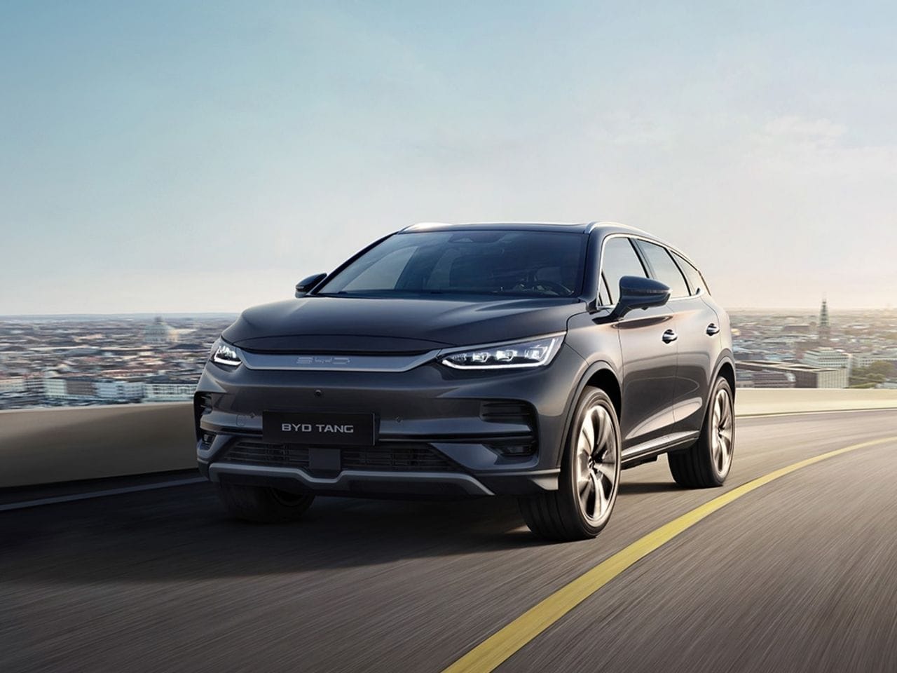 BYD Tang auf der Straße